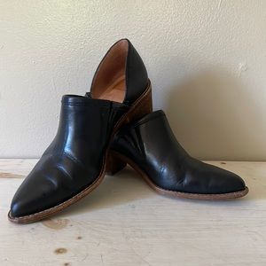 Womens size 7 madewell Brady low cut bootie.
